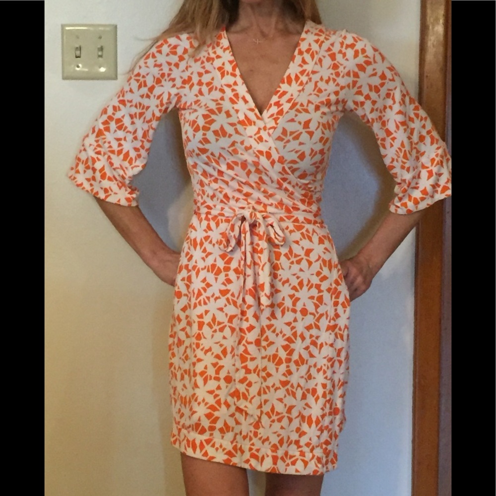 Diane Von Furstenberg ladies wrap dress